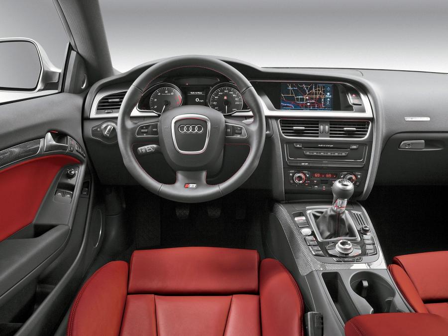 Торпедо Audi S5 Coupe 2007 года  (NA) (фото 9 из 18)